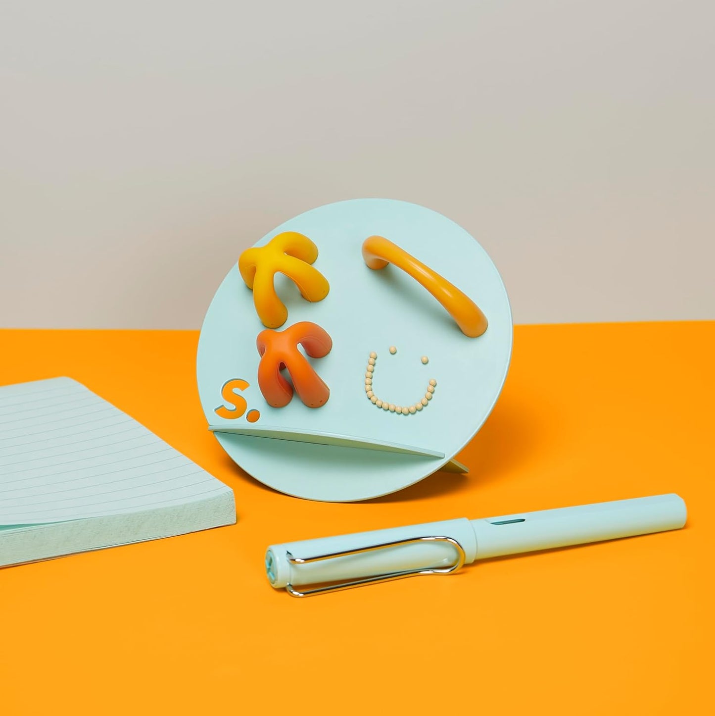 Speks Show Off Stand - Double Sided, Powder Coated Steel Magnetic Display Board - Mint - Magnets Sold Separately