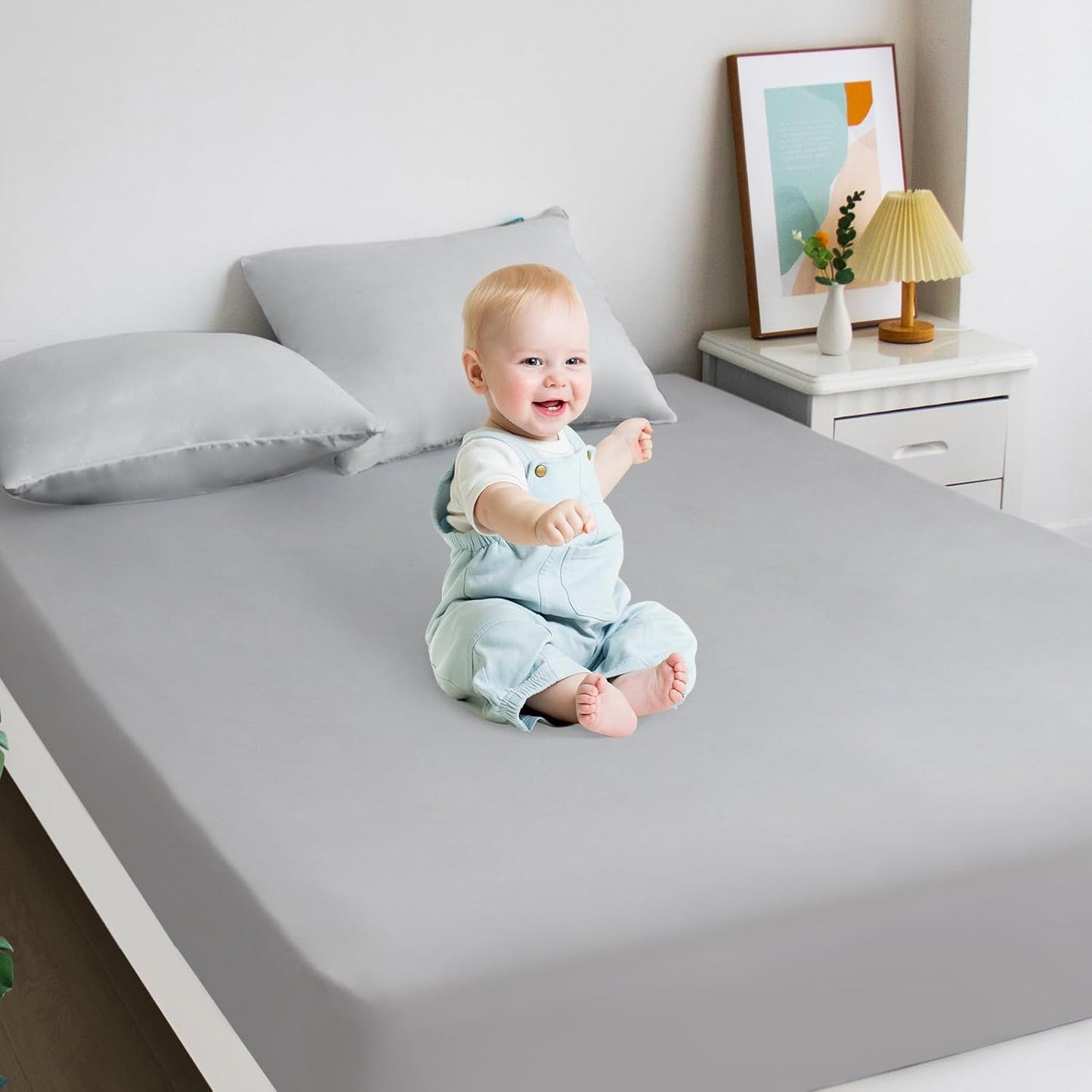 Queen Mattress Protector Waterproof, Noiseless & Soft Coverage Queen Size Mattress Cover Fitted Sheets with Deep Pocket up to 14", Super Breathable & Easy Wash Mattress Protector