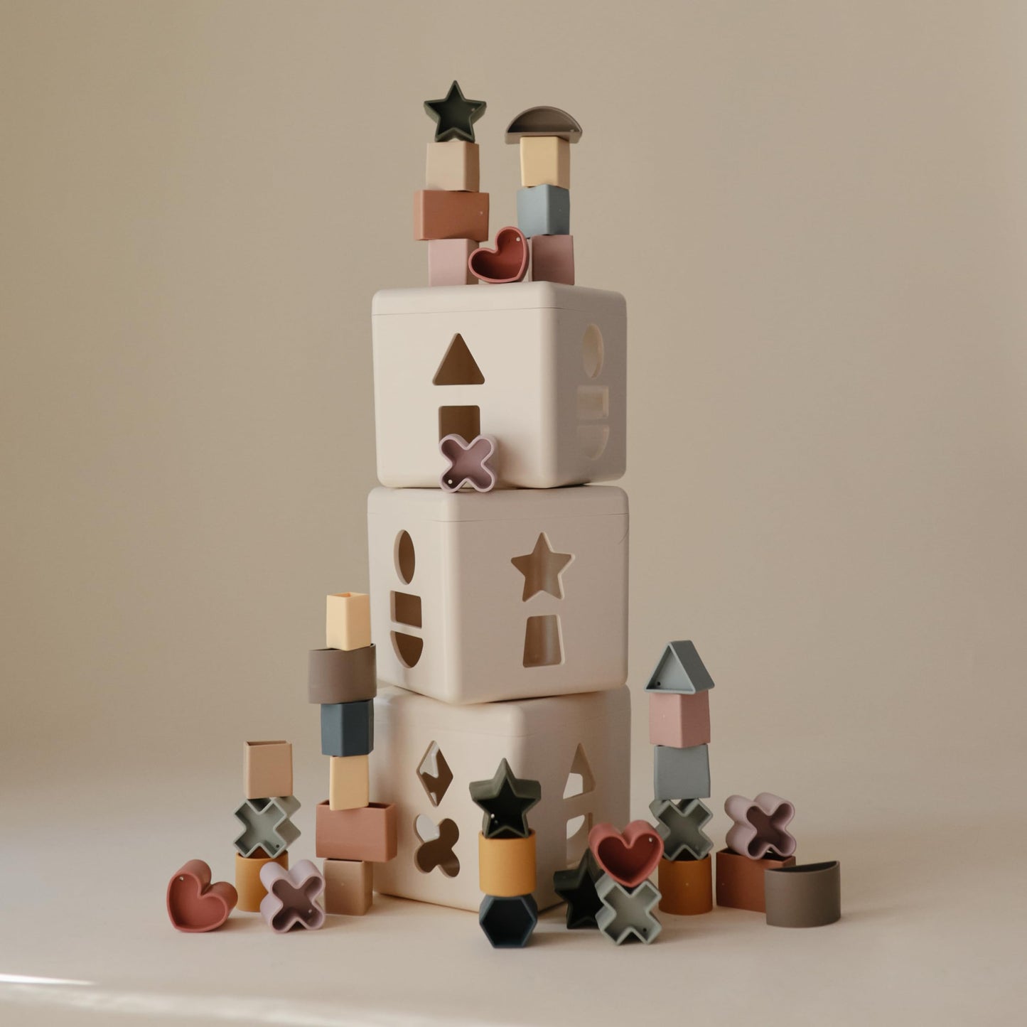 mushie Shape Sorting Box | Made in Denmark (10+ Months)