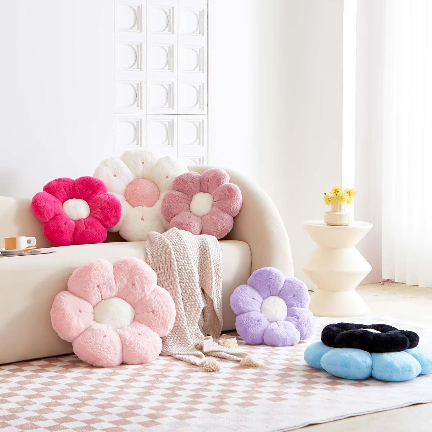 Flower Pillow, Cute Flower Shaped Decorative Pillow, Soft Rabbit Fur Daisy Pillow Home Decor Floor Seating Cushion for Bedroom Living Room (Black 19.6 Inch)