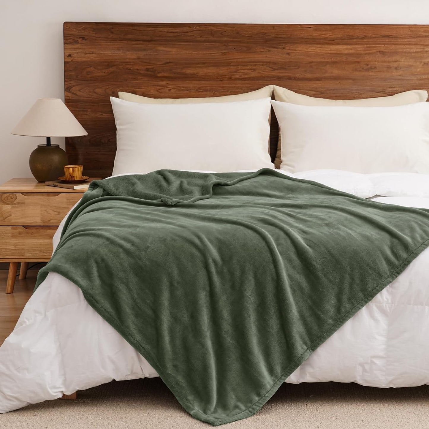 PHF Ultra Soft Fleece Throw Blanket, No Shed No Pilling Luxury Plush Cozy 300GSM Lightweight