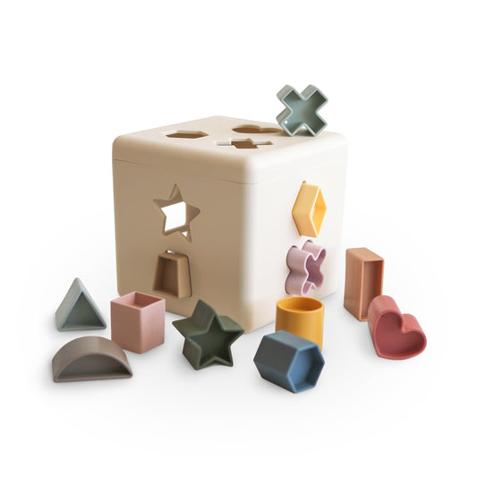 mushie Shape Sorting Box | Made in Denmark (10+ Months)