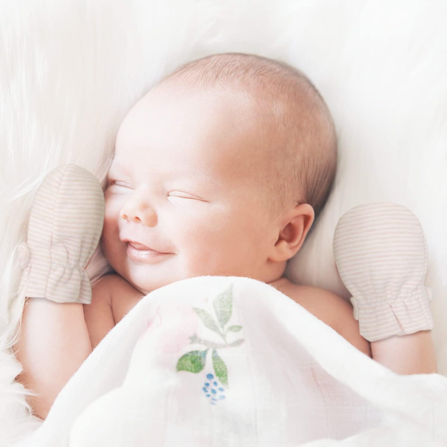 Newborn Baby No Scratch Mittens Stay On, 100% Cotton Breathable, Adjustable Infant Gloves for Baby Boys Girls Mittens