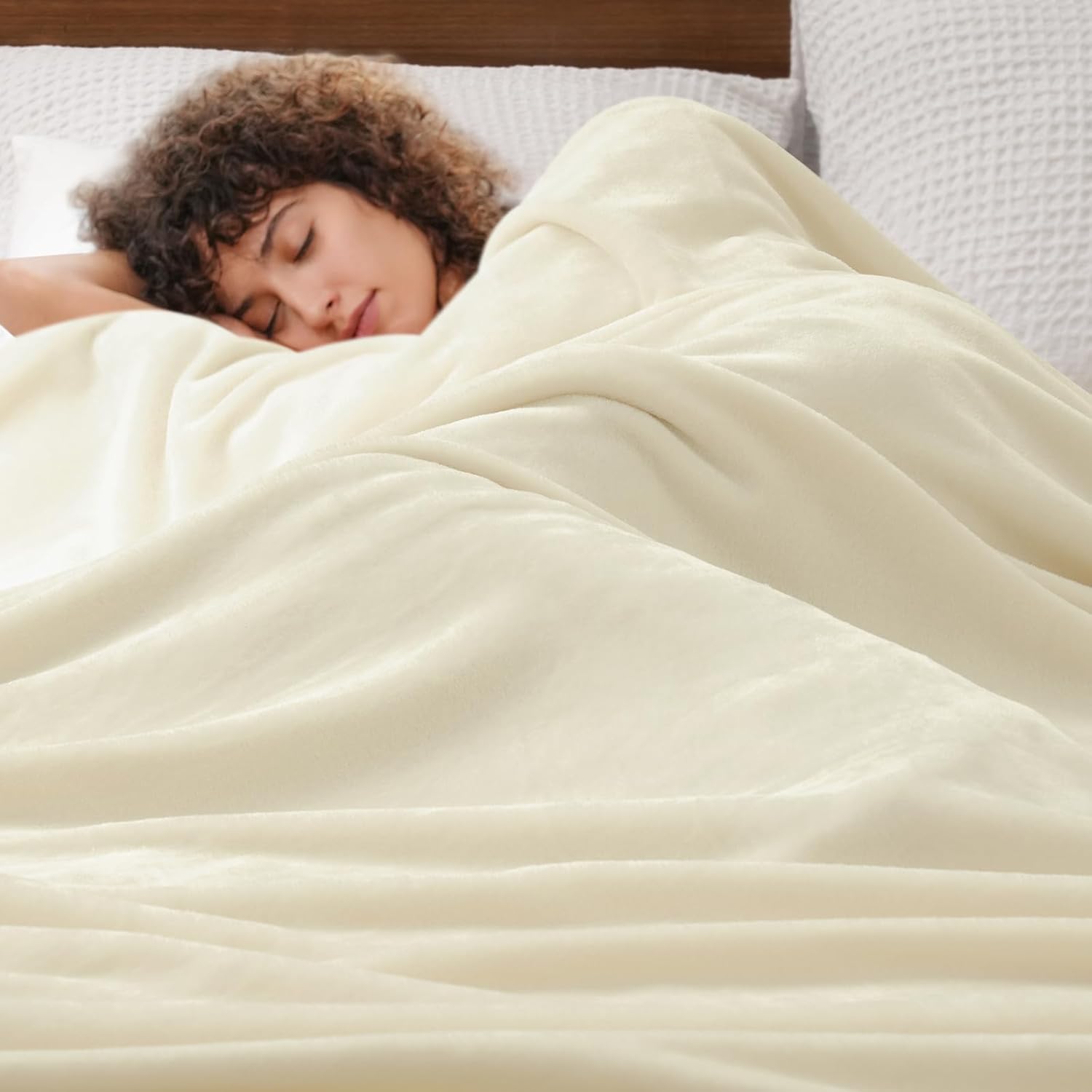 PHF Ultra Soft Fleece Blanket Twin Size, No Shed No Pilling Luxury Plush Cozy 300GSM Lightweight