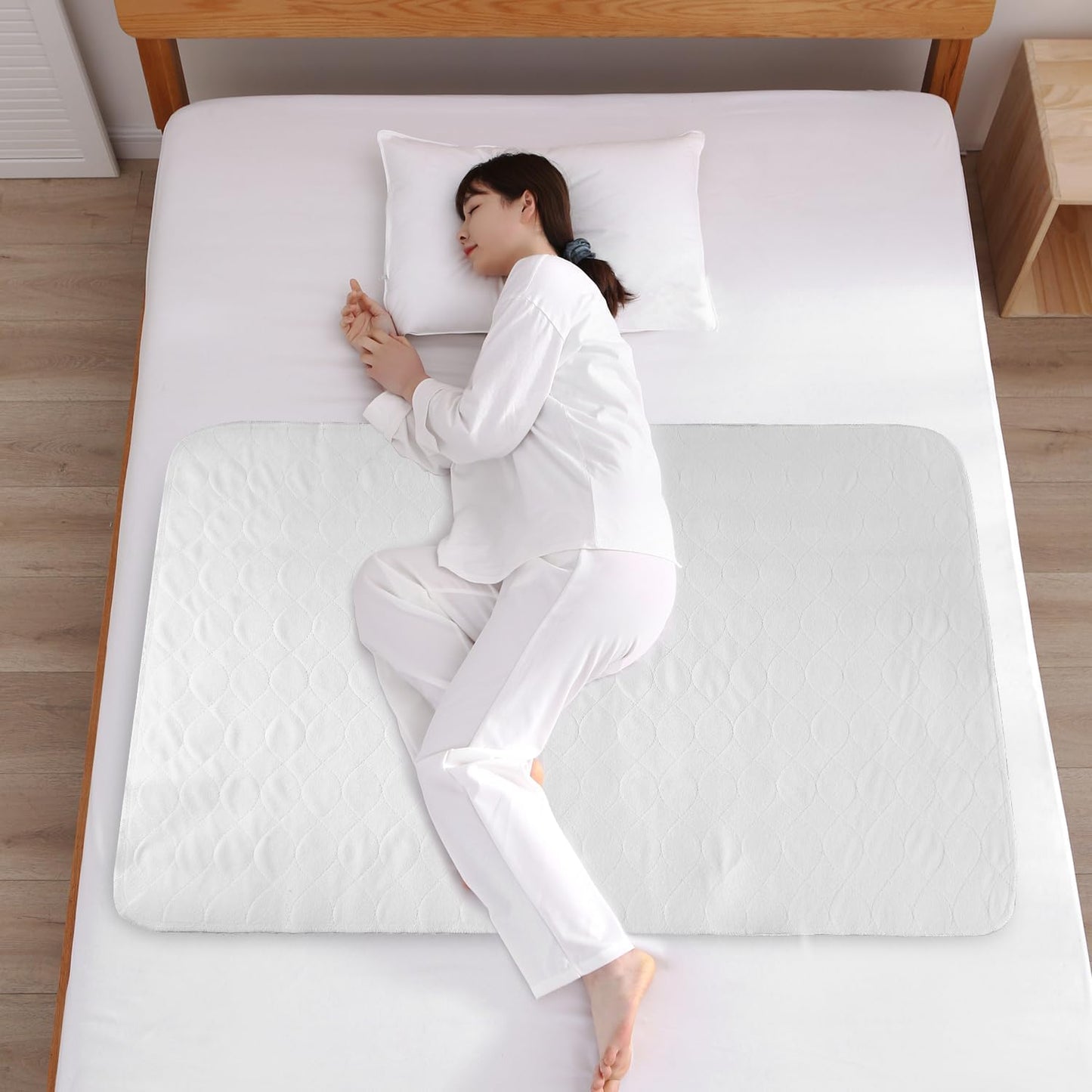Bamuho Bed Pads for Incontinence Washable with 4 Layers of Protection, Waterproof Bed Pads Large