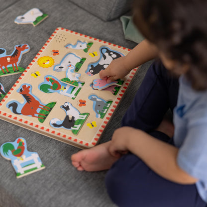 Melissa & Doug Farm Animals Sound Puzzle – 8-Piece Wooden Peg Puzzle with Light-Activated Sounds