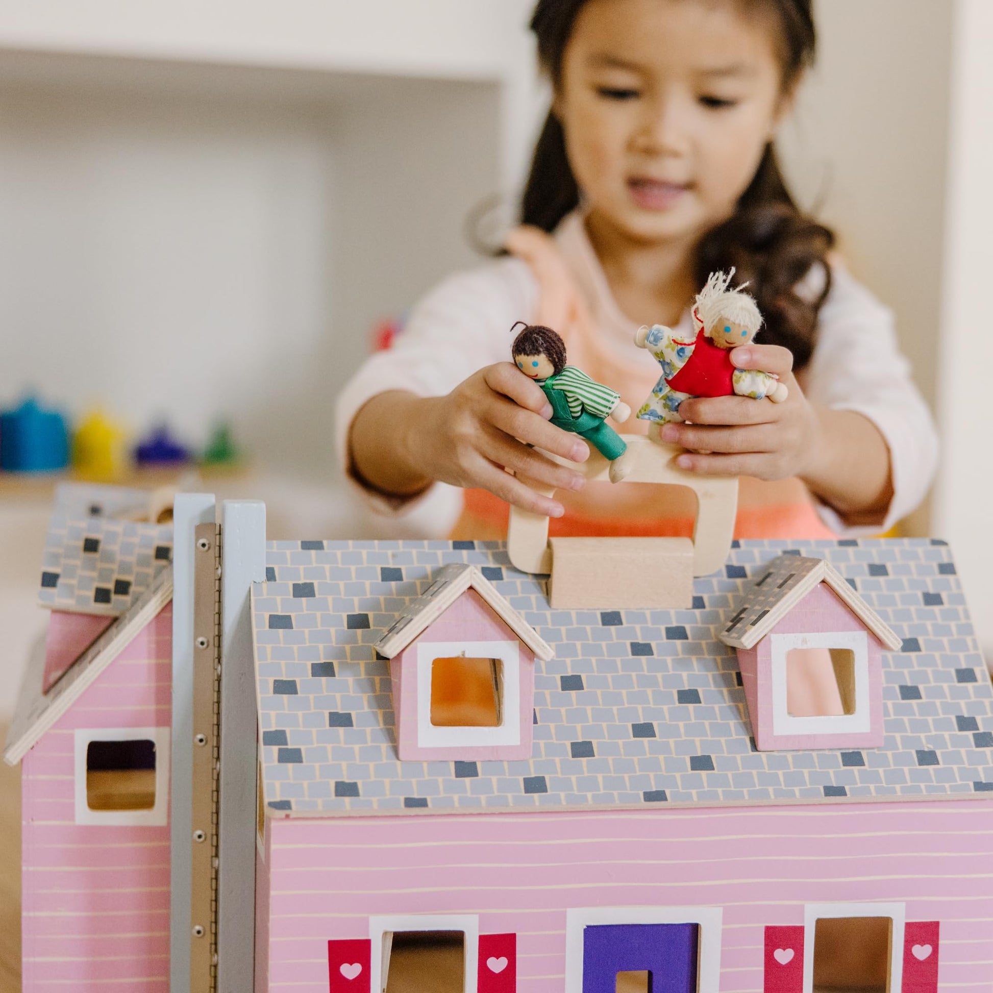 Melissa & Doug Fold & Go Wooden Dollhouse with 2 Dolls and 11 Pieces of Furniture - Portable Mini