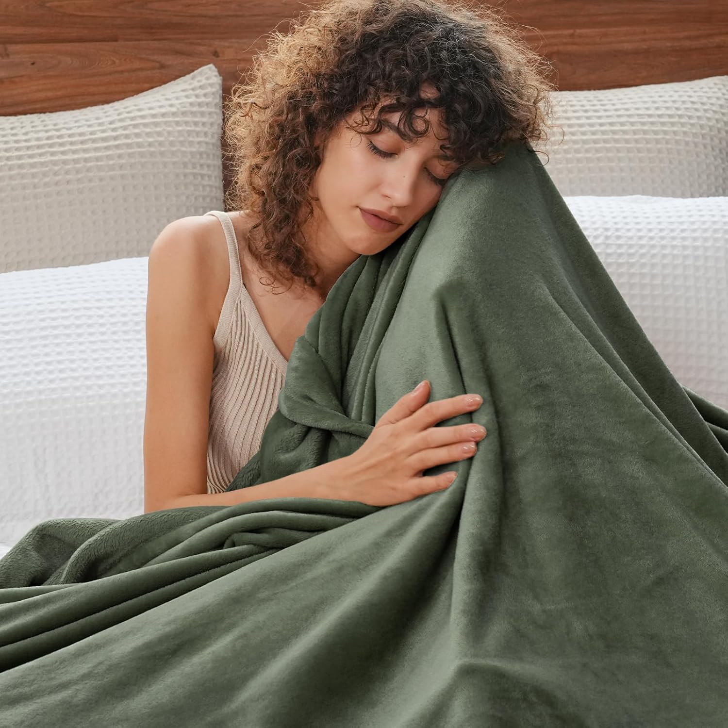 PHF Ultra Soft Fleece Blanket Twin Size, No Shed No Pilling Luxury Plush Cozy 300GSM Lightweight