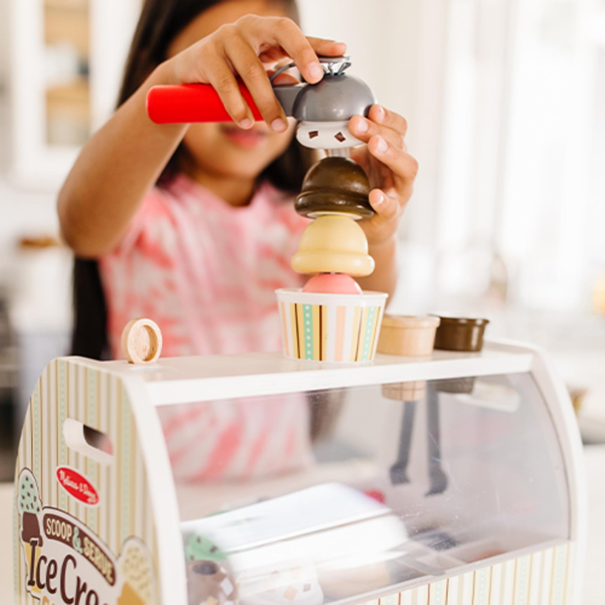 Melissa & Doug Wooden Scoop & Serve Ice Cream Counter, Pretend Play Store, 28 Toy Food & Play
