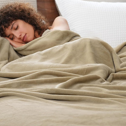 PHF Ultra Soft Fleece Blanket King Size, No Shed No Pilling Luxury Plush Cozy 300GSM Lightweight