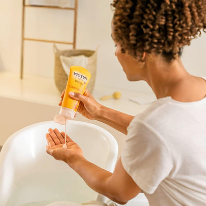 Weleda Baby Calendula 2-in-1 Gentle Shampoo and Body Wash, 6.8 Fluid Ounce, Plant Rich Cleanser