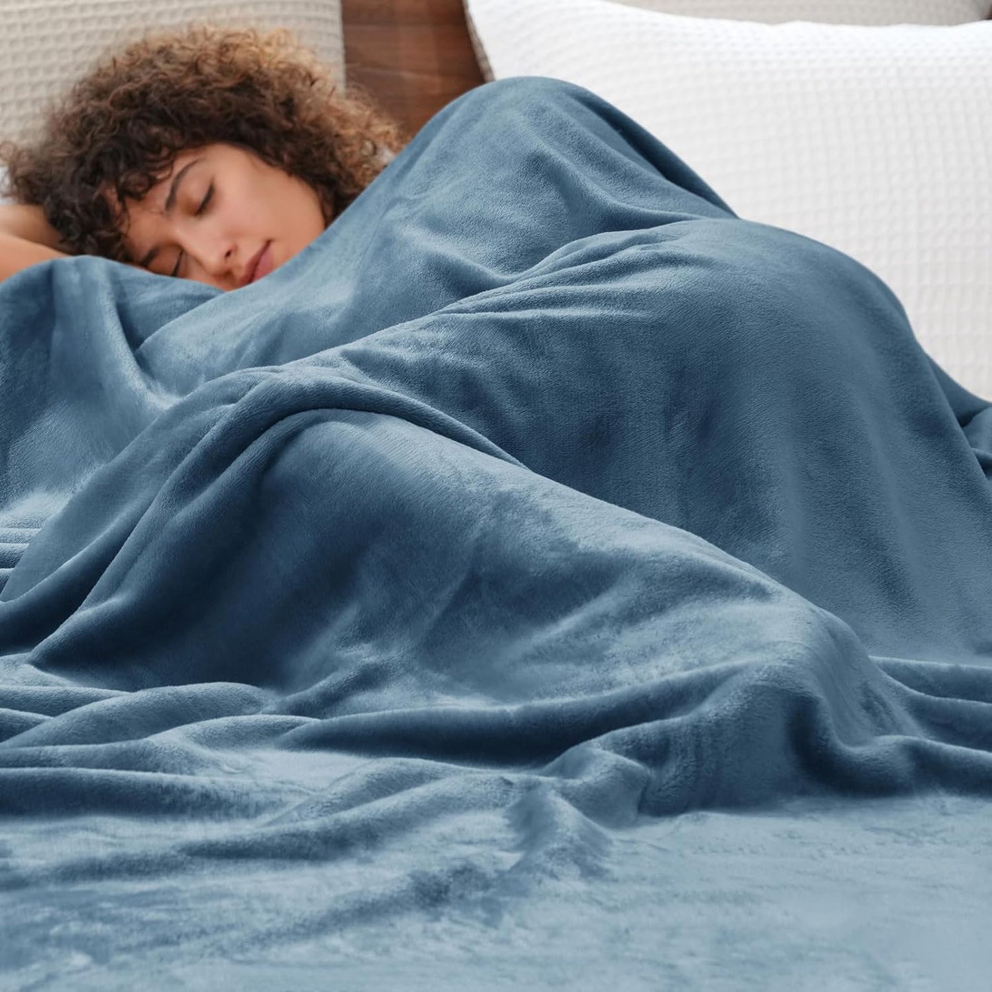 PHF Ultra Soft Fleece Blanket Twin Size, No Shed No Pilling Luxury Plush Cozy 300GSM Lightweight