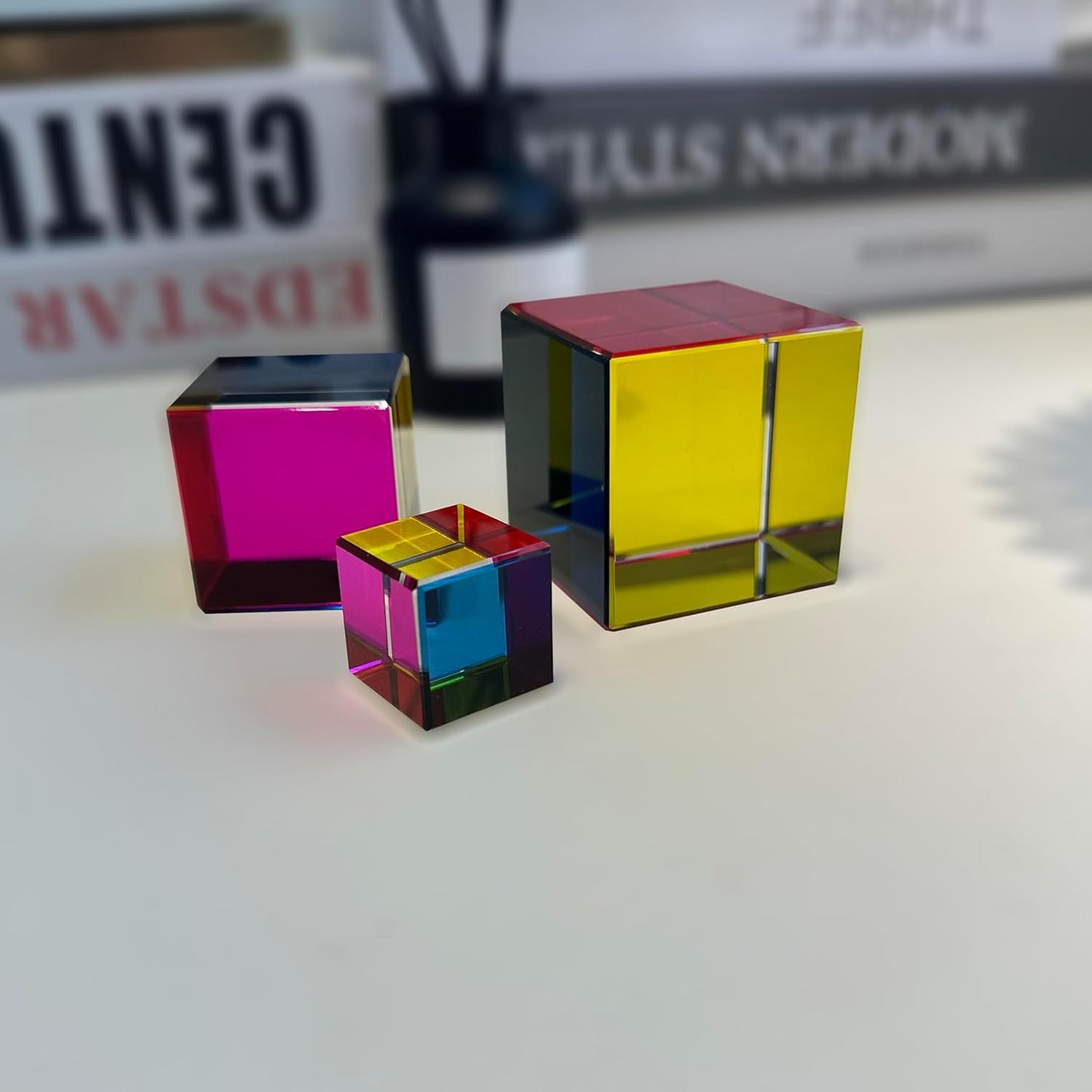 Mixing Colors Cube with Display Stand Diamond Polished, Scientific and Educational Toys, Gorgeous Physics Toys Satisfying Silent Desk Toy(size40mm)