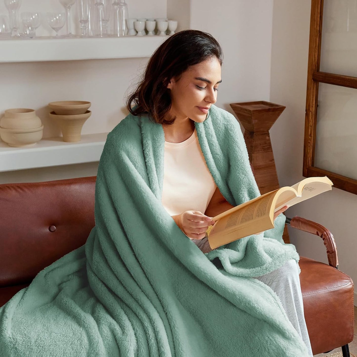 Exclusivo Mezcla Queen Size Flannel Fleece Blanket, Super Soft Velvet Plush Bed Blanket, Fuzzy Cozy and Warm for All Seasons, 90x90 Inches, Celadon