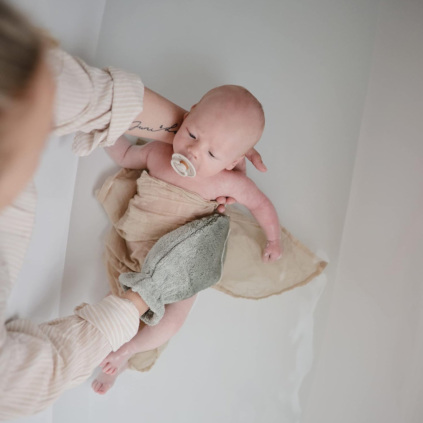 mushie Baby Bath Mitt | Organic Cotton | Pack of 2 (Baby Blue)
