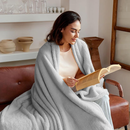 Exclusivo Mezcla King Size Flannel Fleece Blanket, Super Soft Velvet Plush Bed Blanket, Fuzzy Cozy and Warm for All Seasons, 90x104 Inches, Light Grey