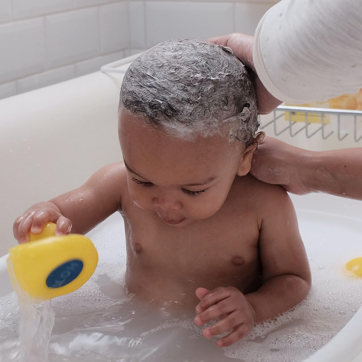 Weleda Baby Calendula 2-in-1 Gentle Shampoo and Body Wash, 6.8 Fluid Ounce, Plant Rich Cleanser
