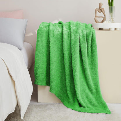 CYMULA Super Soft Green Throw Blanket - Lightweight Plush Fuzzy Fluffy Warm Cozy Blankets and