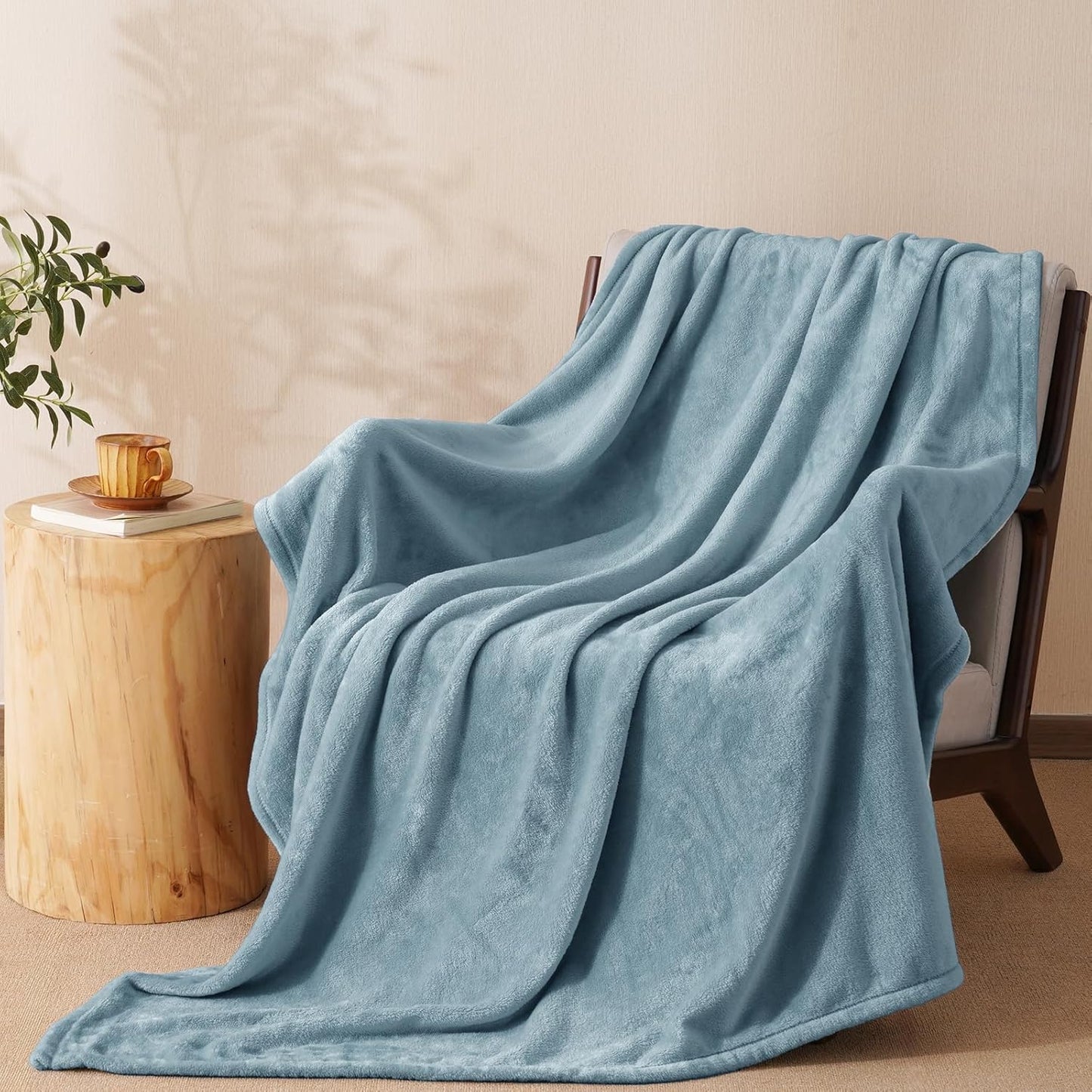 PHF Ultra Soft Fleece Throw Blanket, No Shed No Pilling Luxury Plush Cozy 300GSM Lightweight