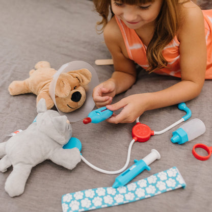 Melissa & Doug Examine and Treat Pet Vet Play Set, 24-Piece Animal Doctor Playset with Dog & Cat
