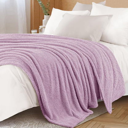 Exclusivo Mezcla Fleece Blanket for Couch, Soft and Cozy King Blankets for Women Men Girls Kids, Suitable for All Seasons, Light Purple, 90x104 Inches