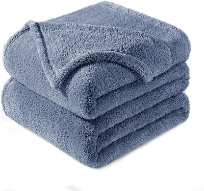 Exclusivo Mezcla Queen Size Flannel Fleece Blanket, Super Soft Velvet Plush Bed Blanket, Fuzzy Cozy and Warm for All Seasons, 90x90 Inches, Stone Blue
