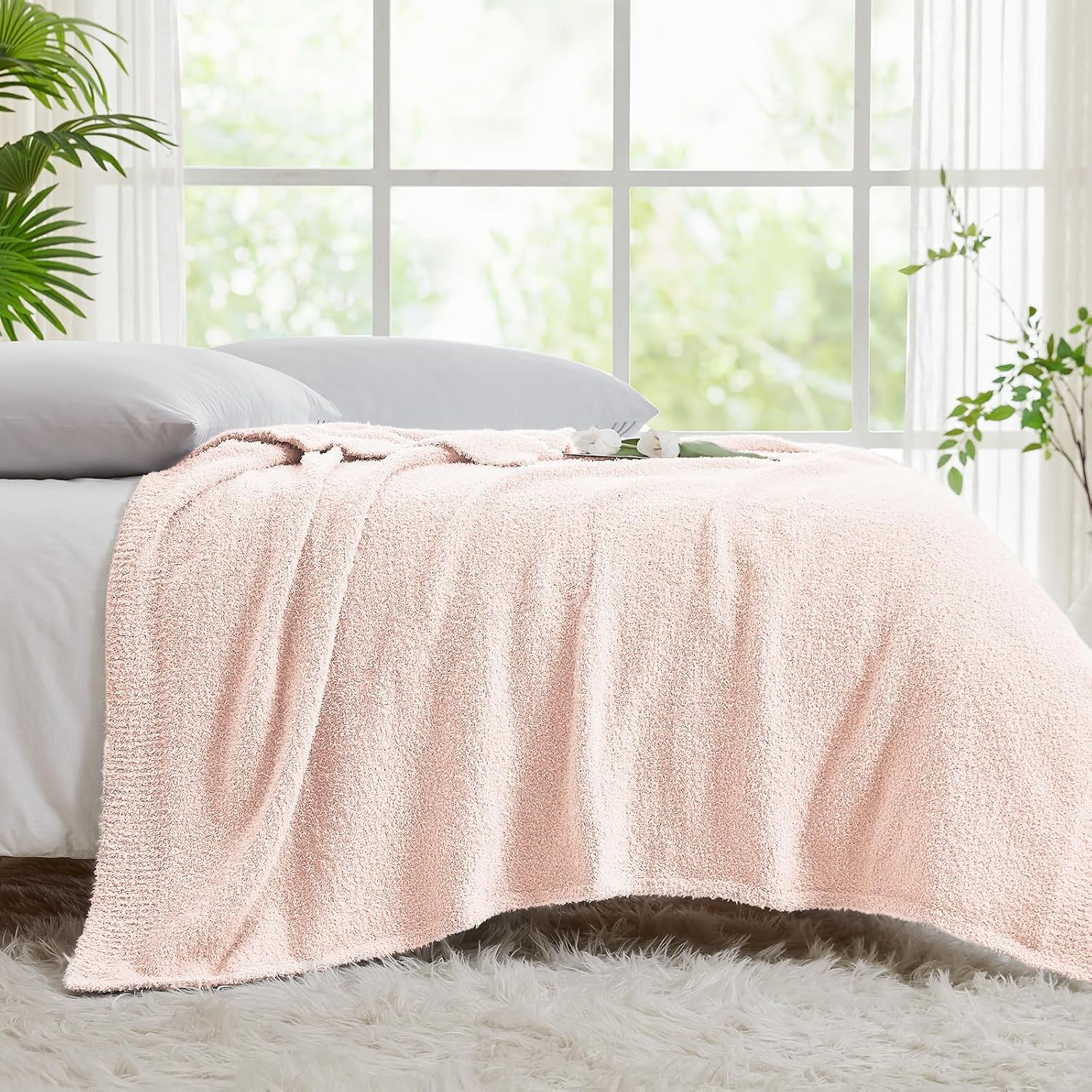 CYMULA Super Soft Pink Throw Blanket 50x60 inches- Lightweight Plush Fuzzy Fluffy Warm Cozy