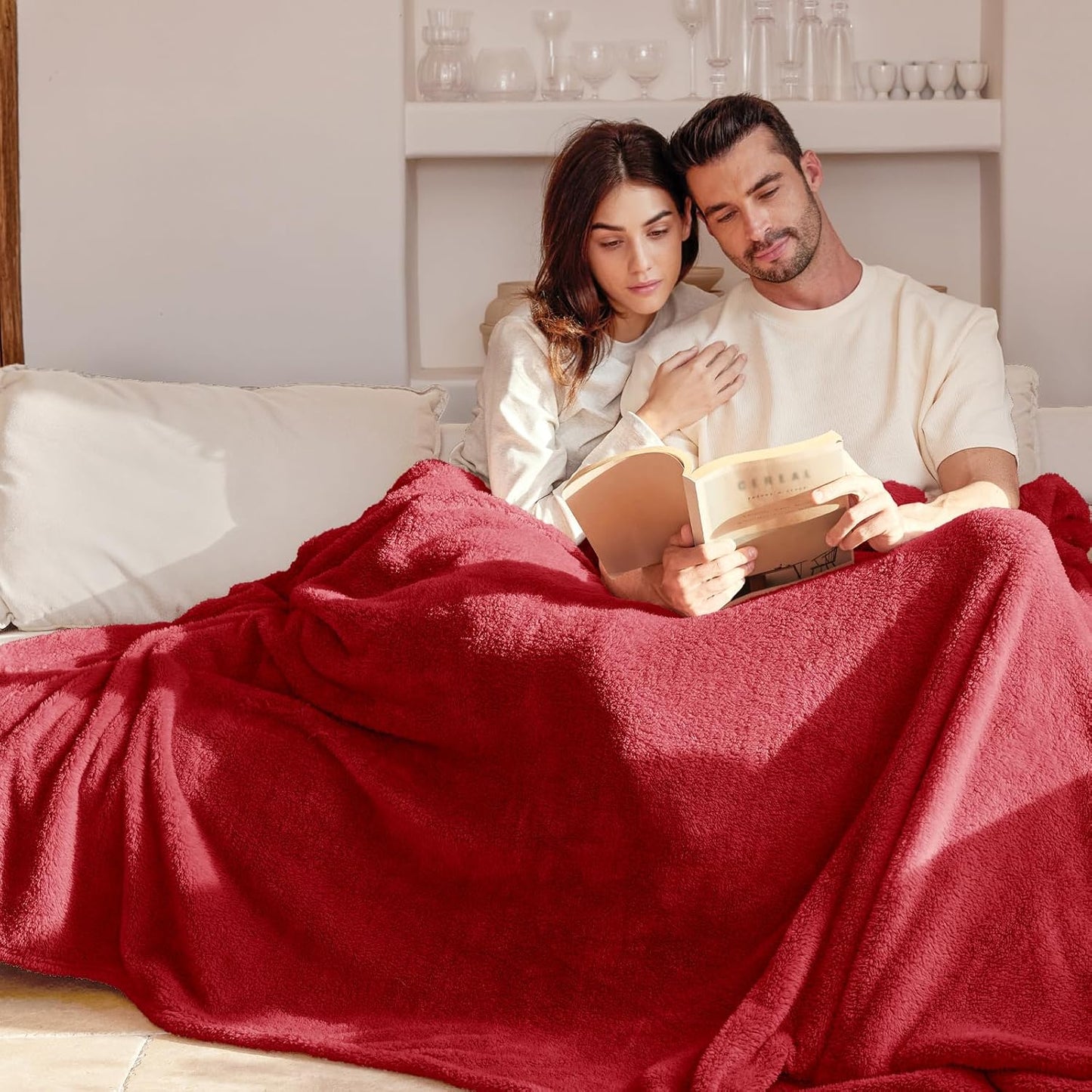 Exclusivo Mezcla Soft Fleece Throw Blanket for Couch, Super Soft Velvet Plush Bed Blanket, Fuzzy Cozy and Warm for All Seasons, 50x60 Inches, Deep Red