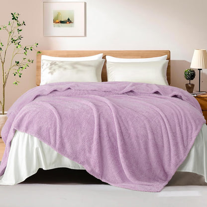 Exclusivo Mezcla Fleece Blanket for Couch, Soft and Cozy King Blankets for Women Men Girls Kids, Suitable for All Seasons, Light Purple, 90x104 Inches