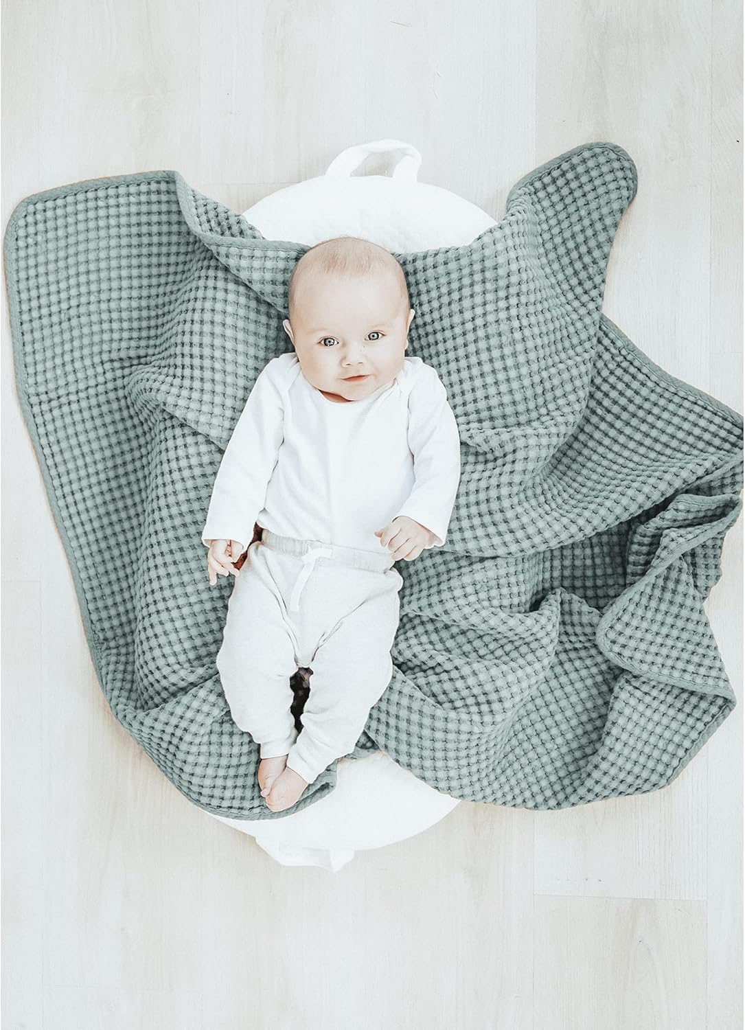 Konssy Waffle Baby Blanket - Soft & Cozy Nursery Swaddle Blanket, Lightweight Toddler Throw for