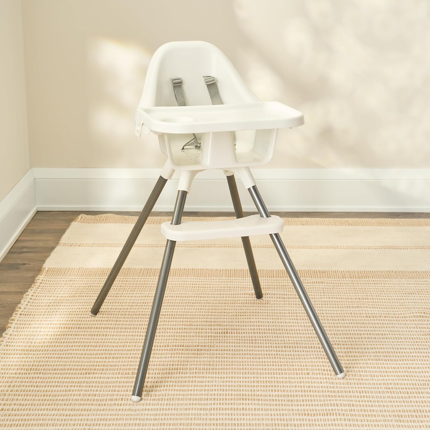 Regalo High Chair for Babies and Toddlers, Easy to Clean, Sturdy Award Winning Brand, Removable