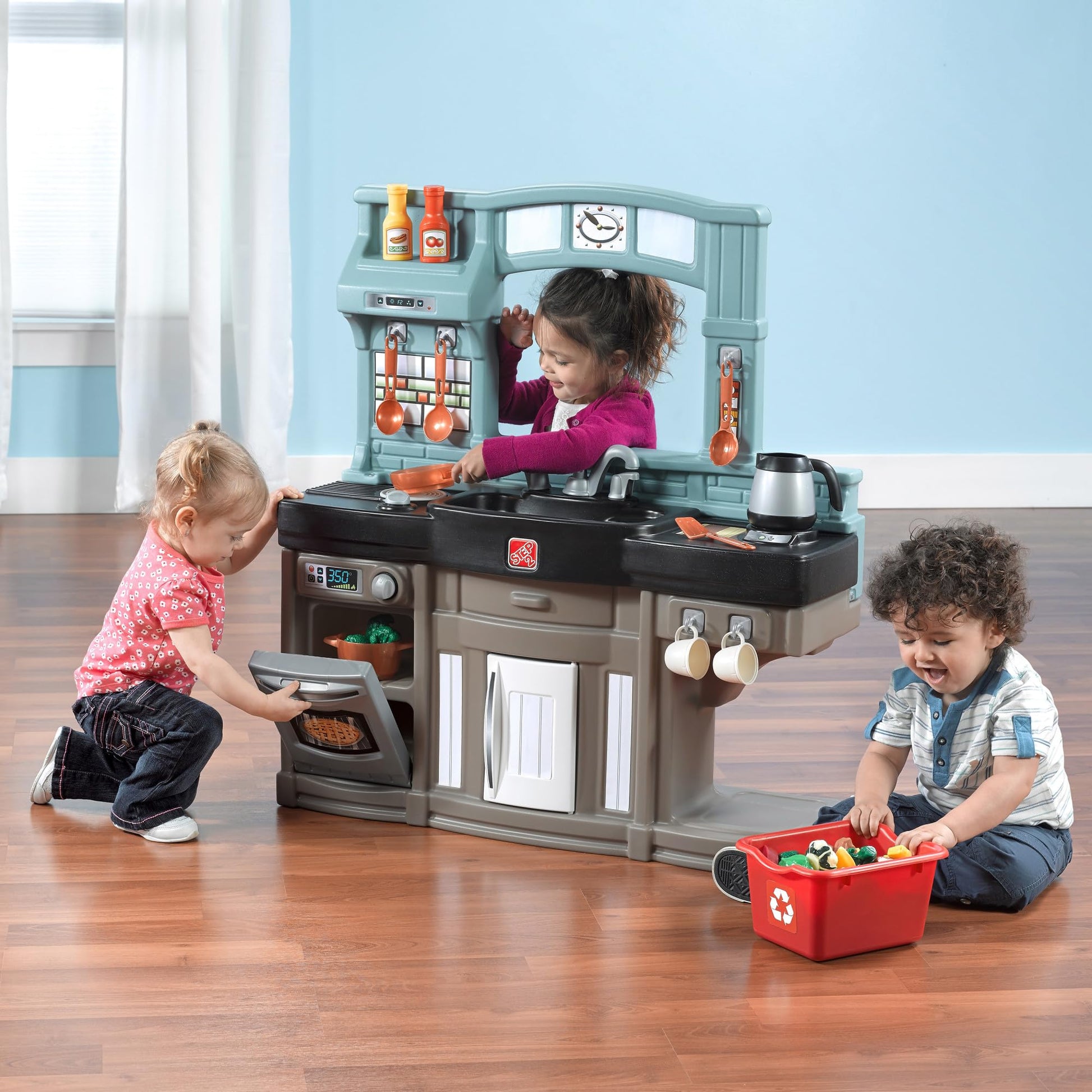 Step2 Best Chefs Kids Kitchen Playset, Indoor/Outdoor Kitchenette, Interactive Play with Lights and