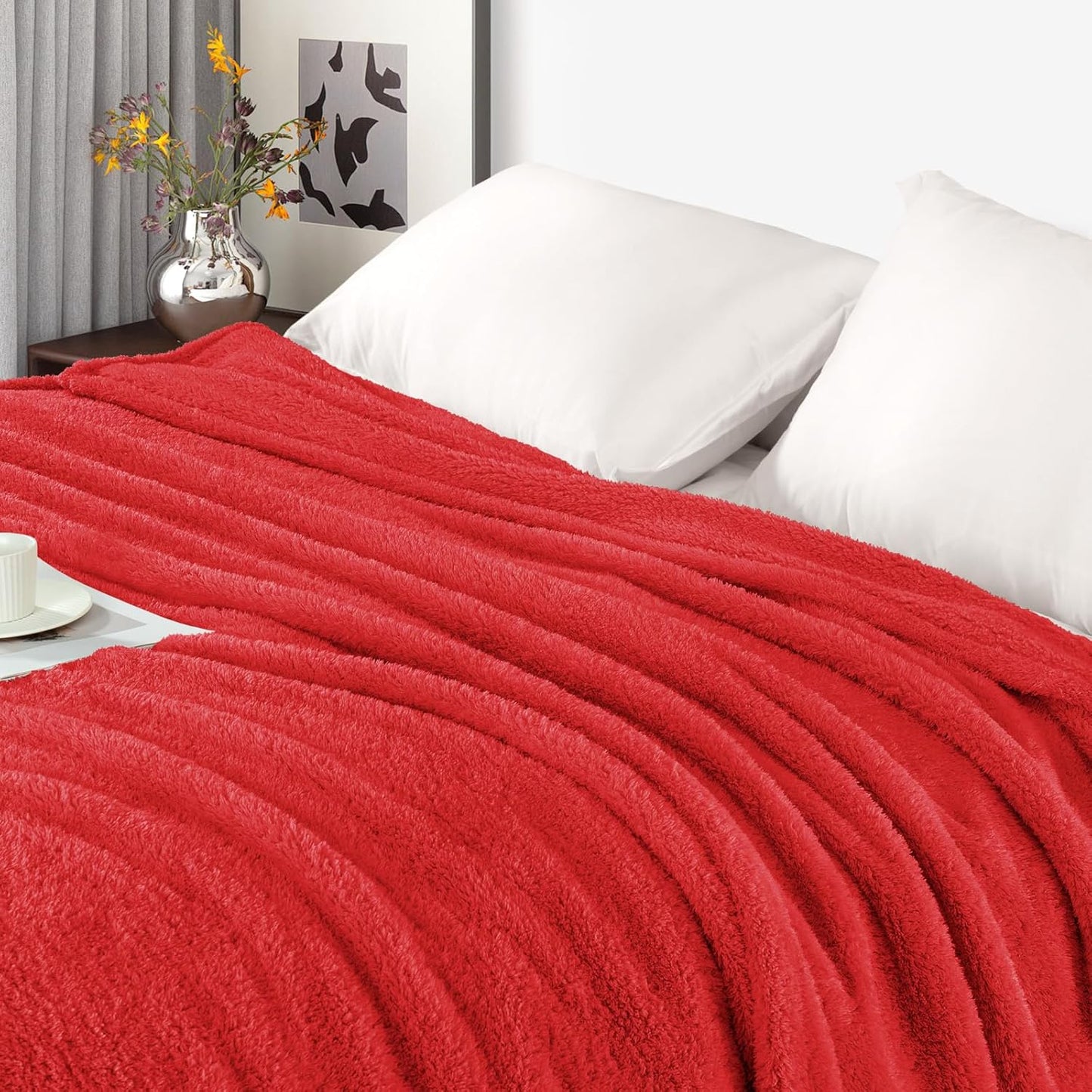 Exclusivo Mezcla Fleece Blanket for Couch, Soft and Cozy Queen Blankets for Women Men Girls Kids, Suitable for All Seasons, Red, 90x90 Inches