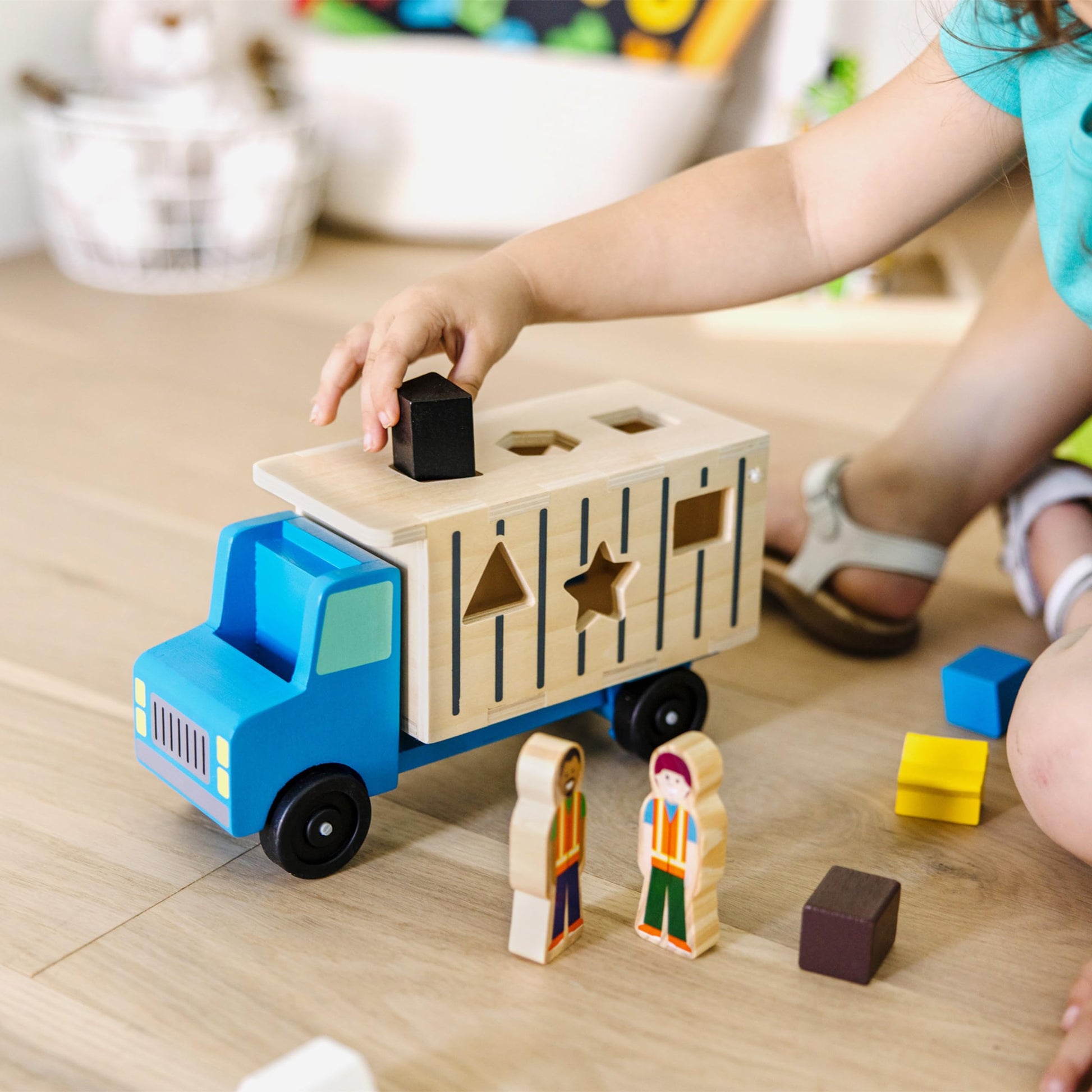 Melissa & Doug Shape-Sorting Dump Truck Wooden Toy with 9 Blocks and 2 Toy Figures - Montessori