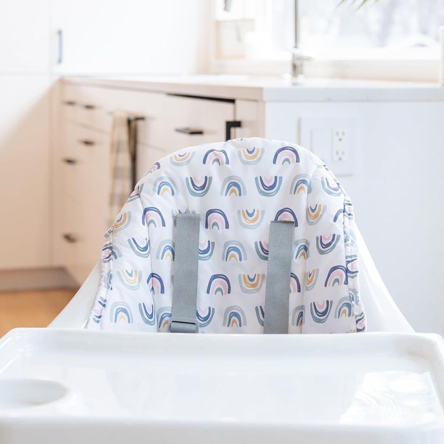 Regalo High Chair with Rainbow Seat Pad for Babies and Toddlers, Award Winning Brand, Removable