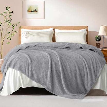 Exclusivo Mezcla Fleece Blanket for Couch, Soft and Cozy Twin Blankets for Women Men Girls Kids, Suitable for All Seasons, Light Grey, 60x80 Inches
