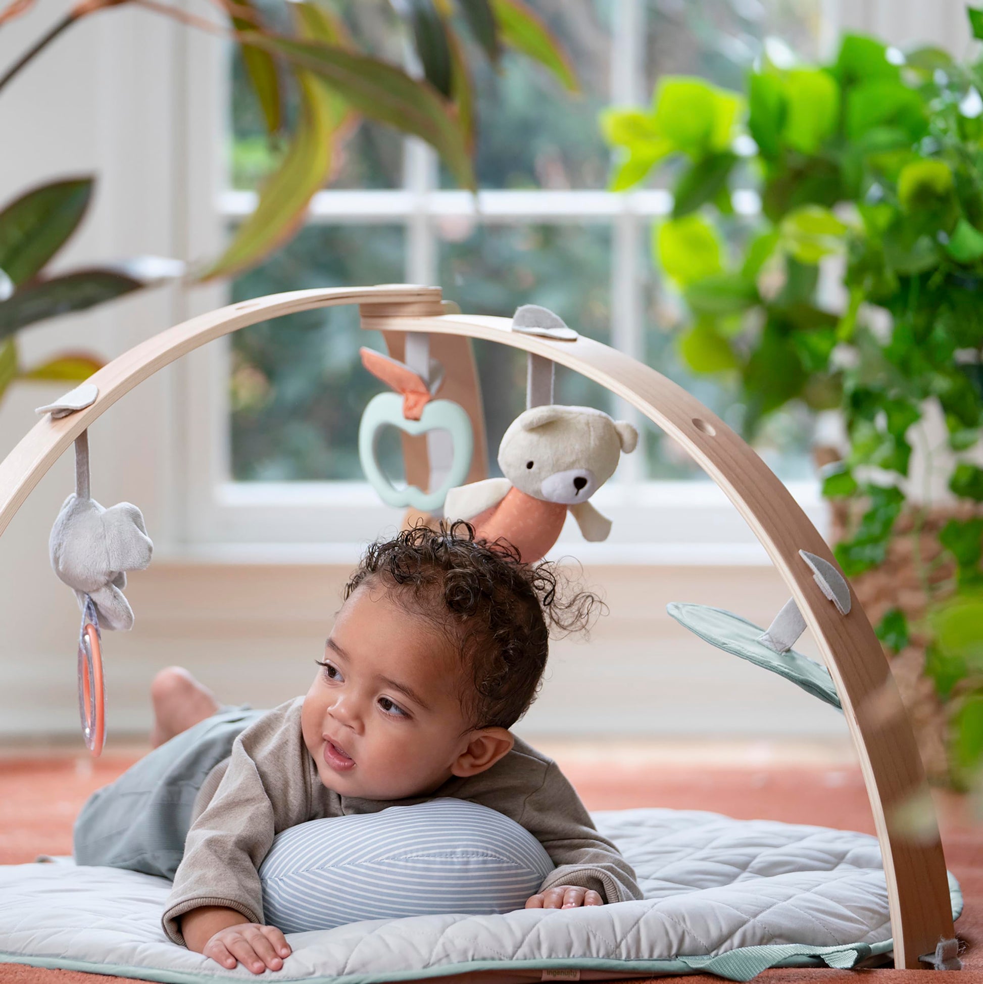 Ingenuity Cozy Spot Reversible Duvet Activity Gym & Play Mat with Wooden Toy bar - Loamy, Newborn