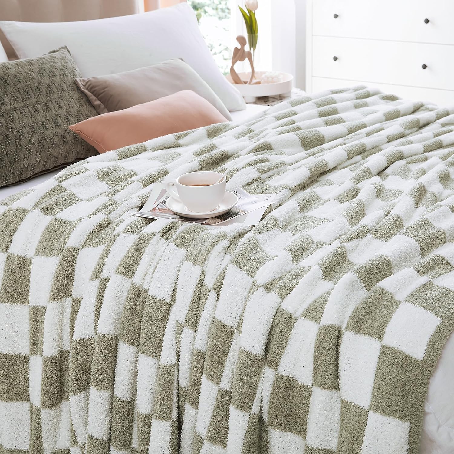 WRENSONGE Checkered Throw Blanket, Sage Green Soft Cozy Fluffy Warm Hand Made Queen Throw Blankets