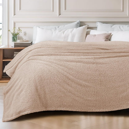Exclusivo Mezcla Fleece Blanket for Couch, Soft and Cozy Twin Blankets for Women Men Girls Kids, Suitable for All Seasons, Camel, 60x80 Inches