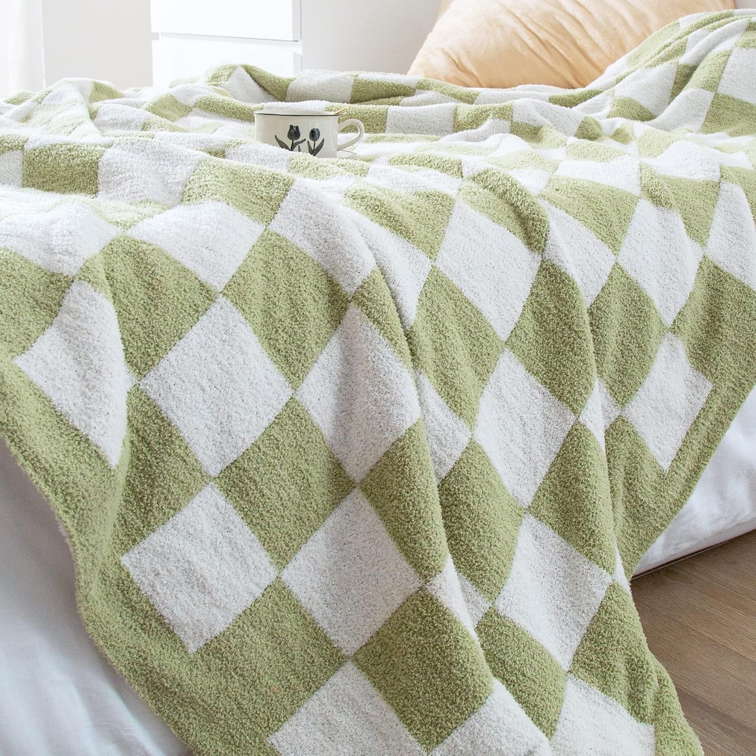 SeaRoomy Checkered Blanket, Ultra Soft Knitted Blanket Queen Size, Warm Cozy Fluffy Microfiber